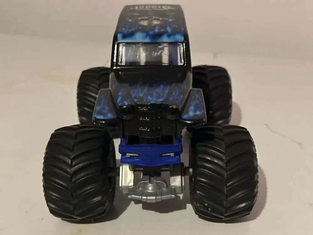 Hot Wheels Monster Jam Son-uva Digger 1:24 Die-Cast Truck